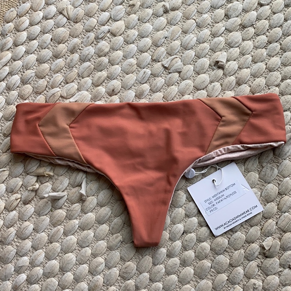 ACACIA Mentawai Bottom